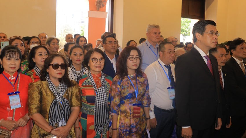 HCM City hosts Tet celebrations for overseas Vietnamese